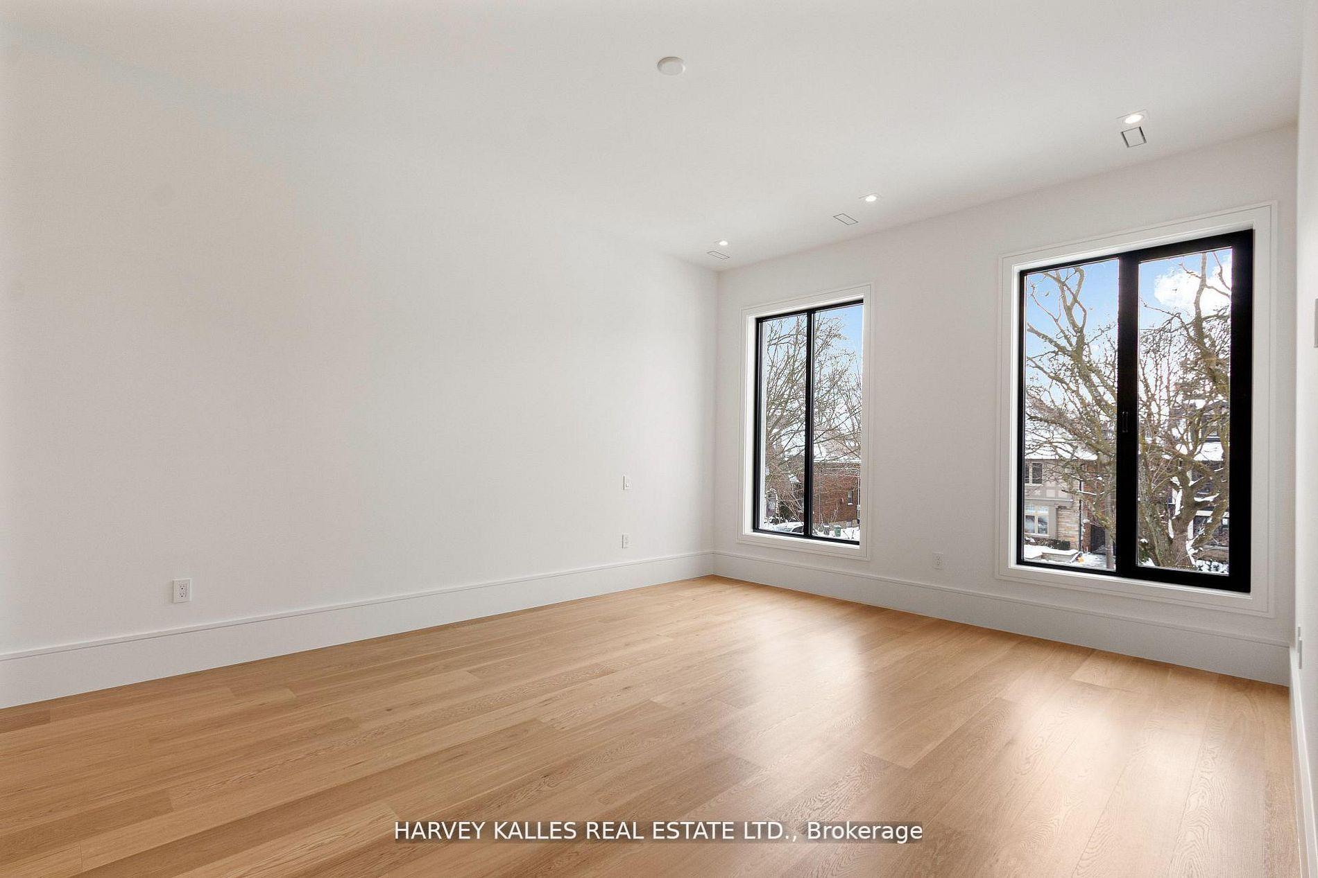370 Glengrove Avenue W, Toronto