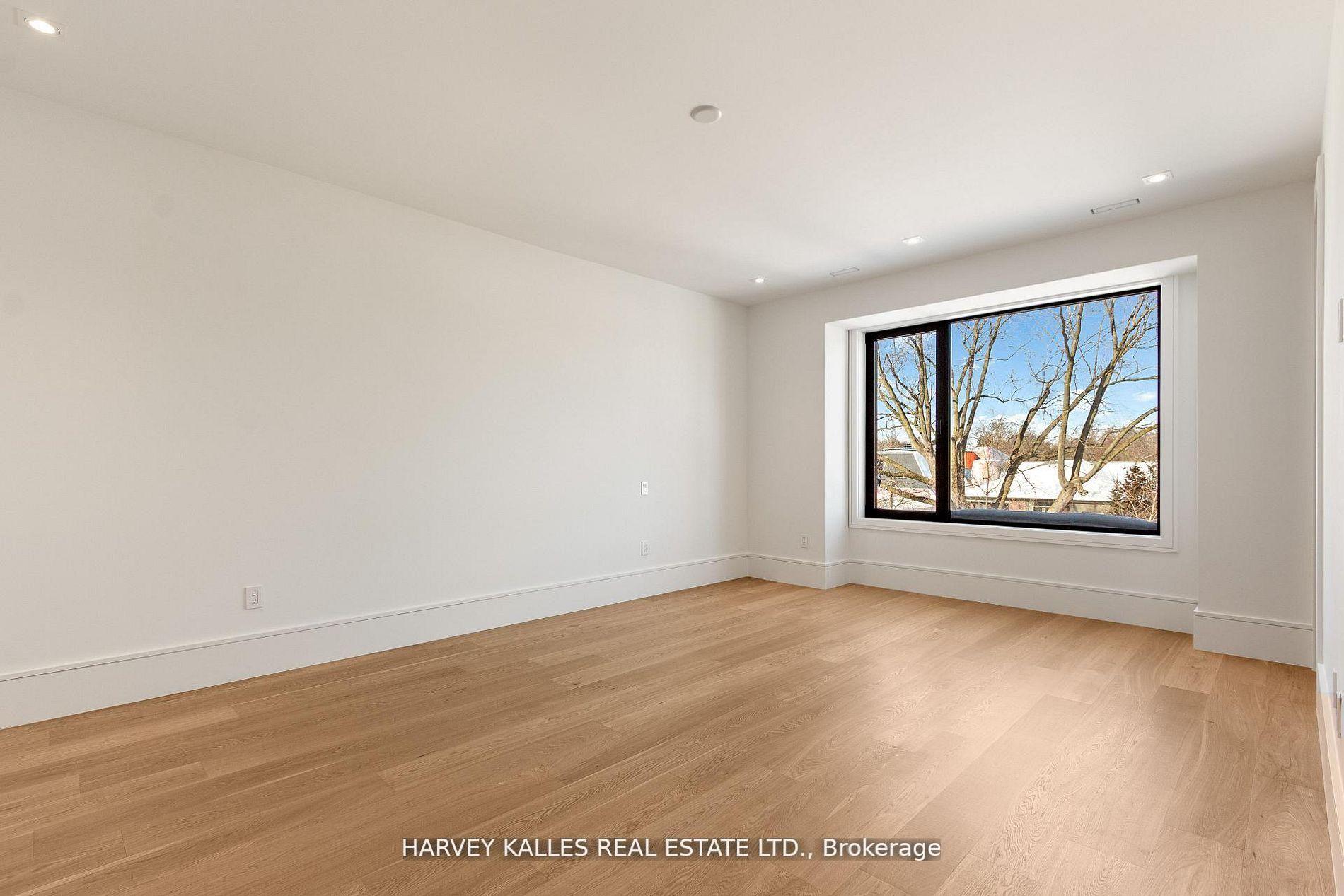 370 Glengrove Avenue W, Toronto