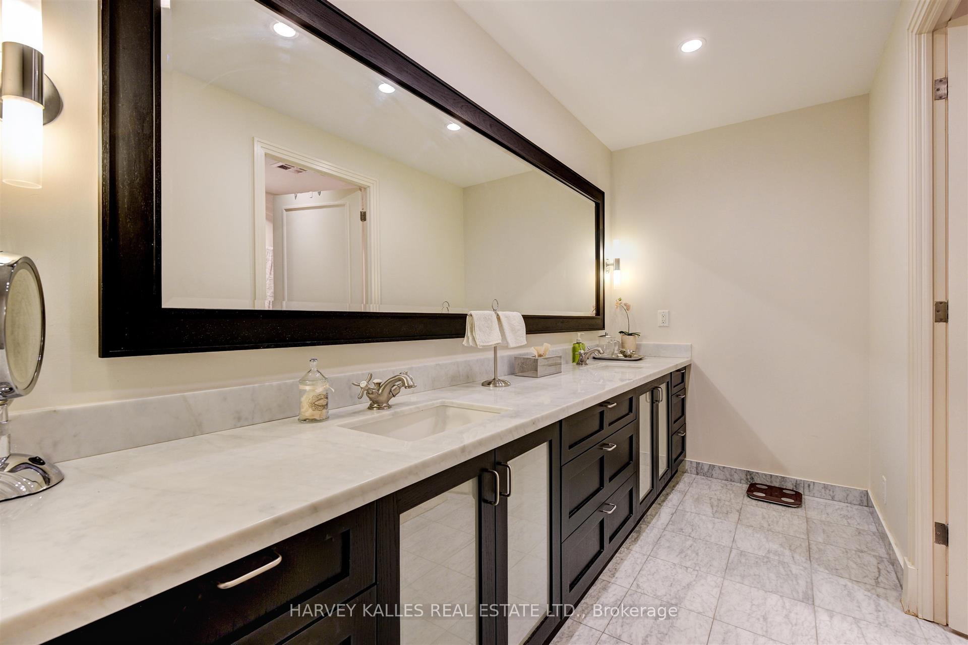 99 Avenue Road 708, Toronto Unit: 708