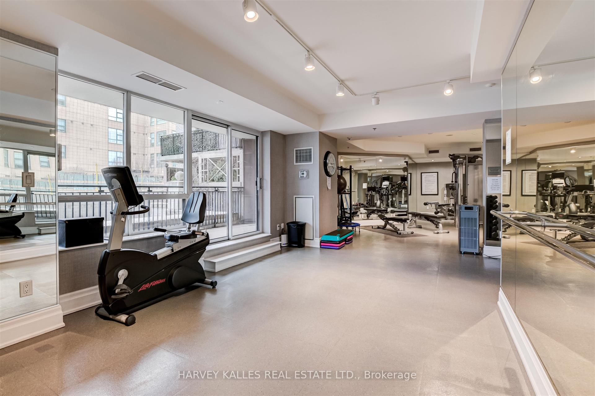 99 Avenue Road 708, Toronto Unit: 708