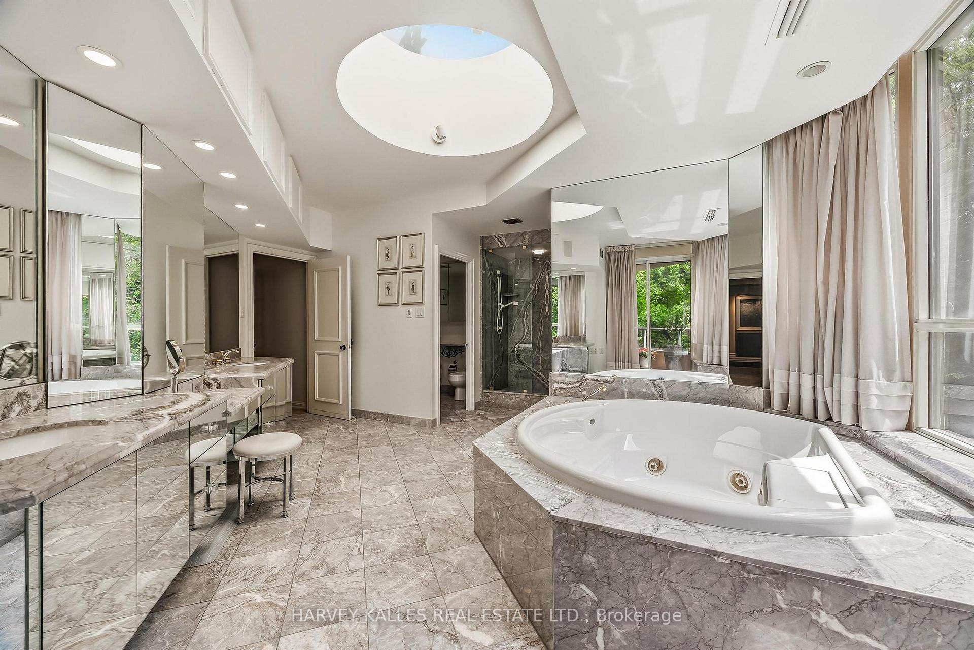 3800 Yonge Street PH16, Toronto Unit: PH16