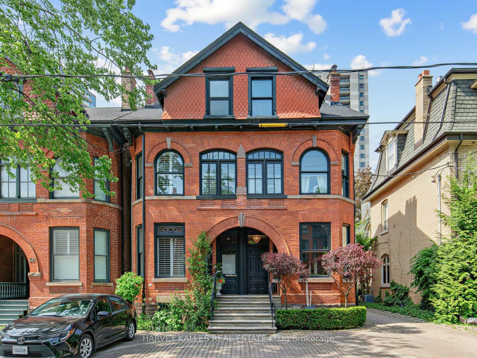 32 Bernard Avenue, Toronto