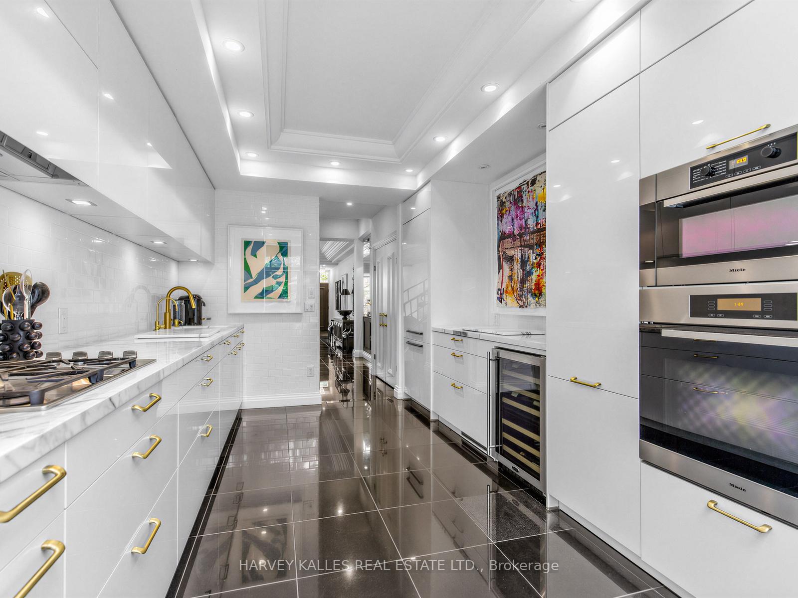32 Bernard Avenue, Toronto