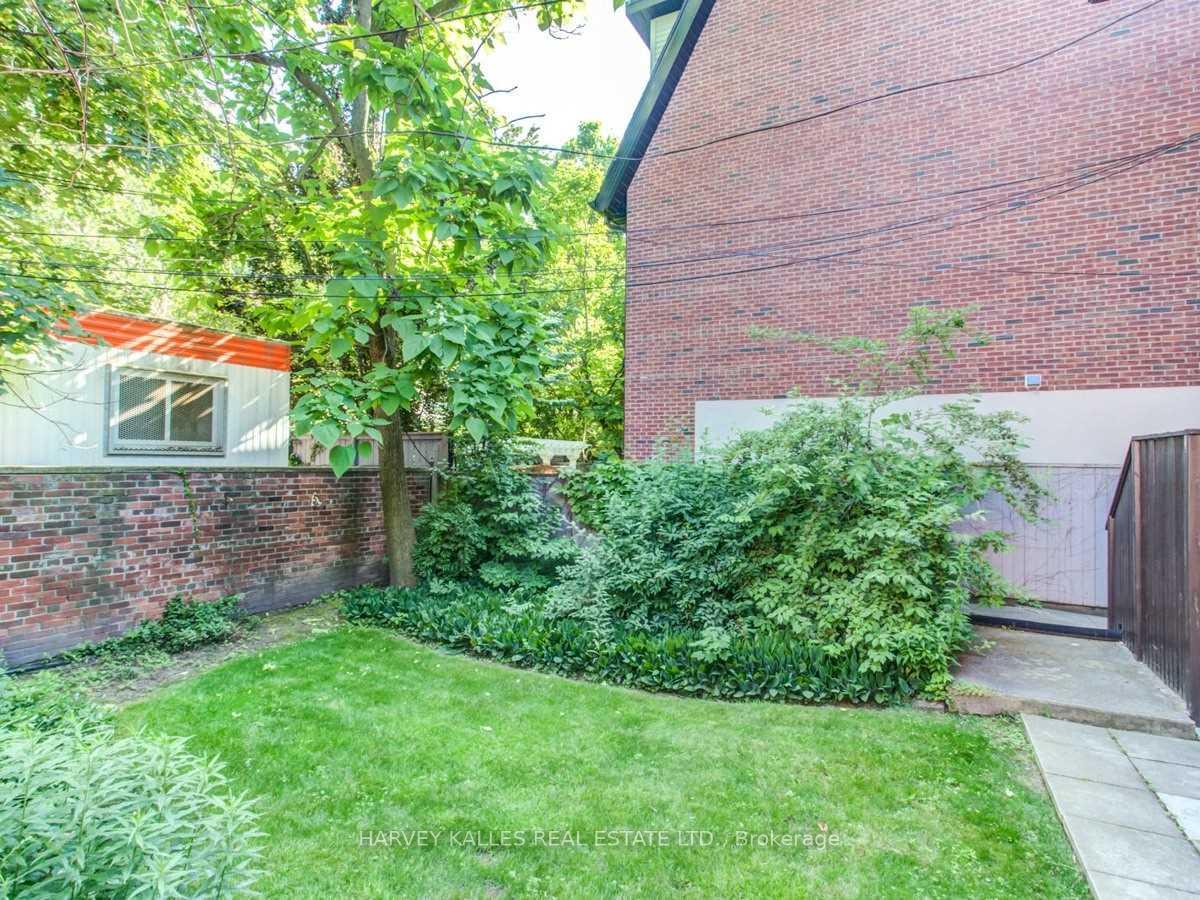 169 Balmoral Avenue, Toronto