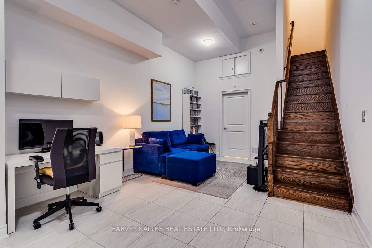70 Hargrave Lane 7, Toronto Unit: 7