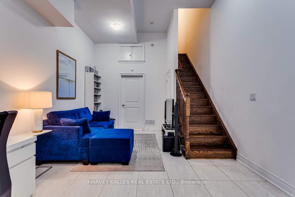 70 Hargrave Lane 7, Toronto Unit: 7