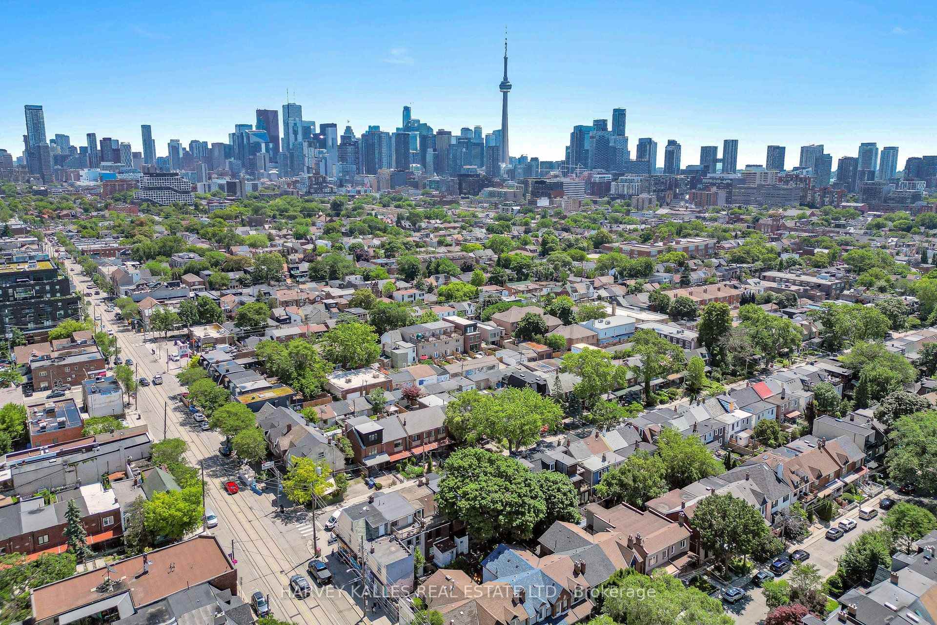 819 Dundas Street W, Toronto