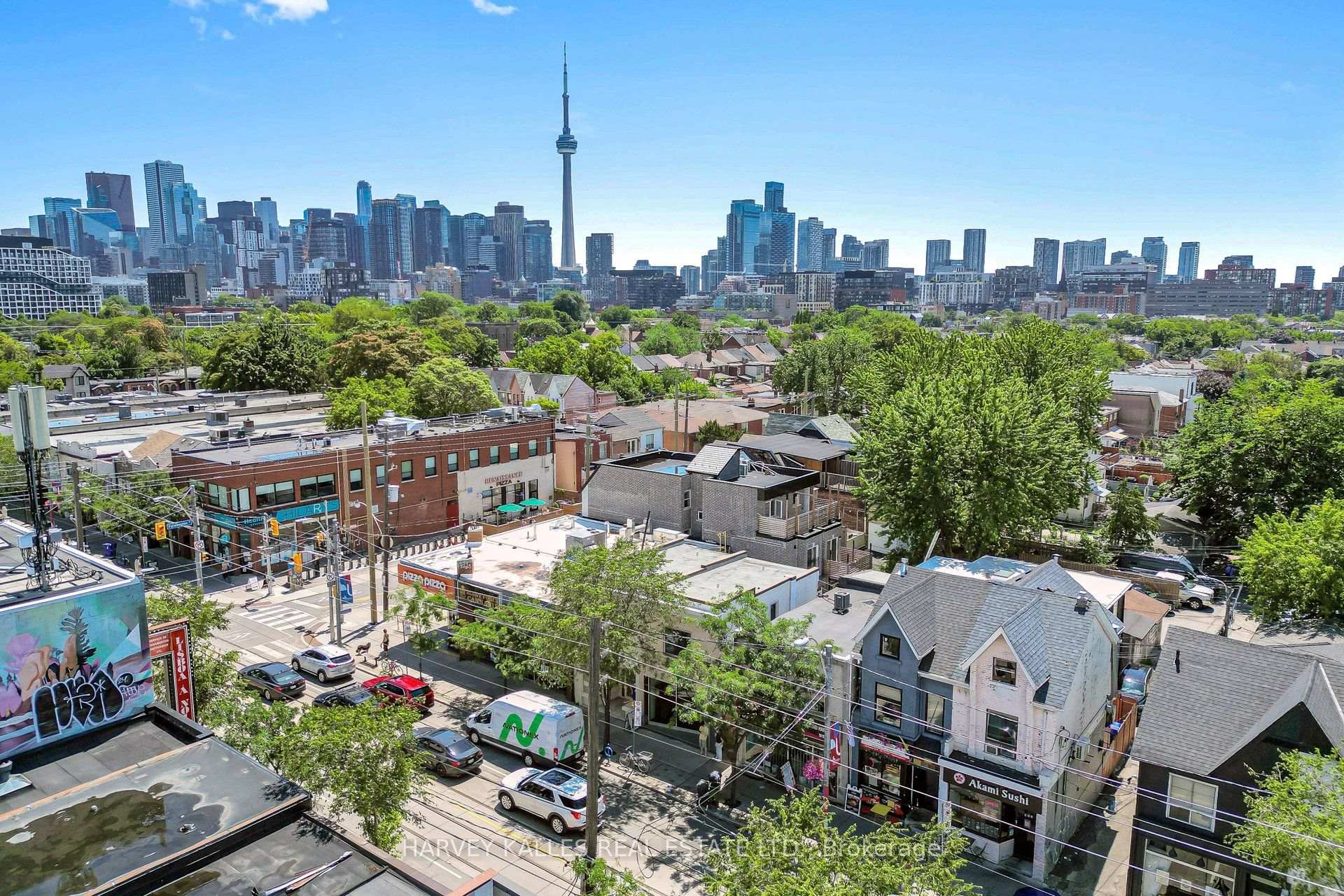 819 Dundas Street W, Toronto