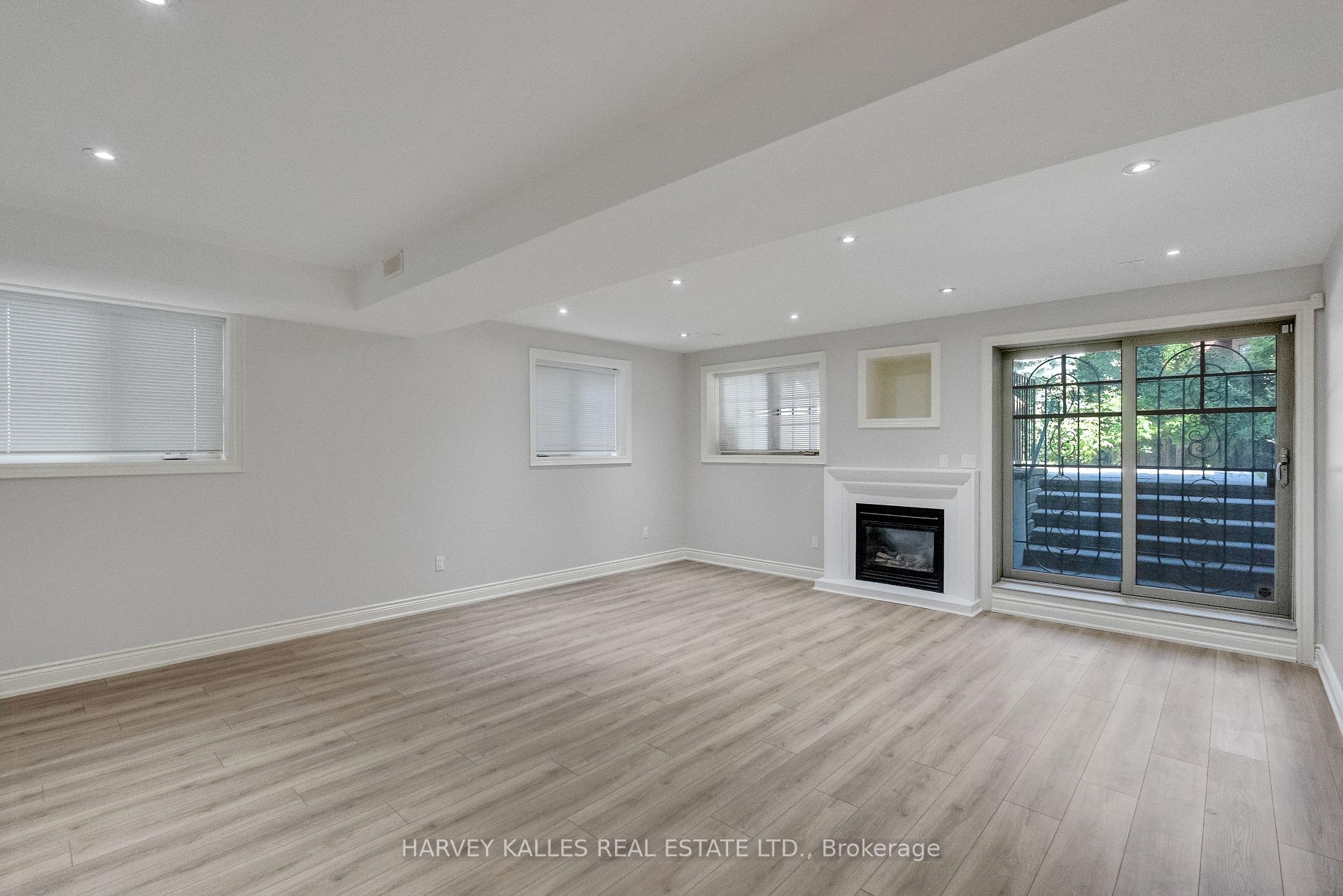 168 Roe Avenue, Toronto