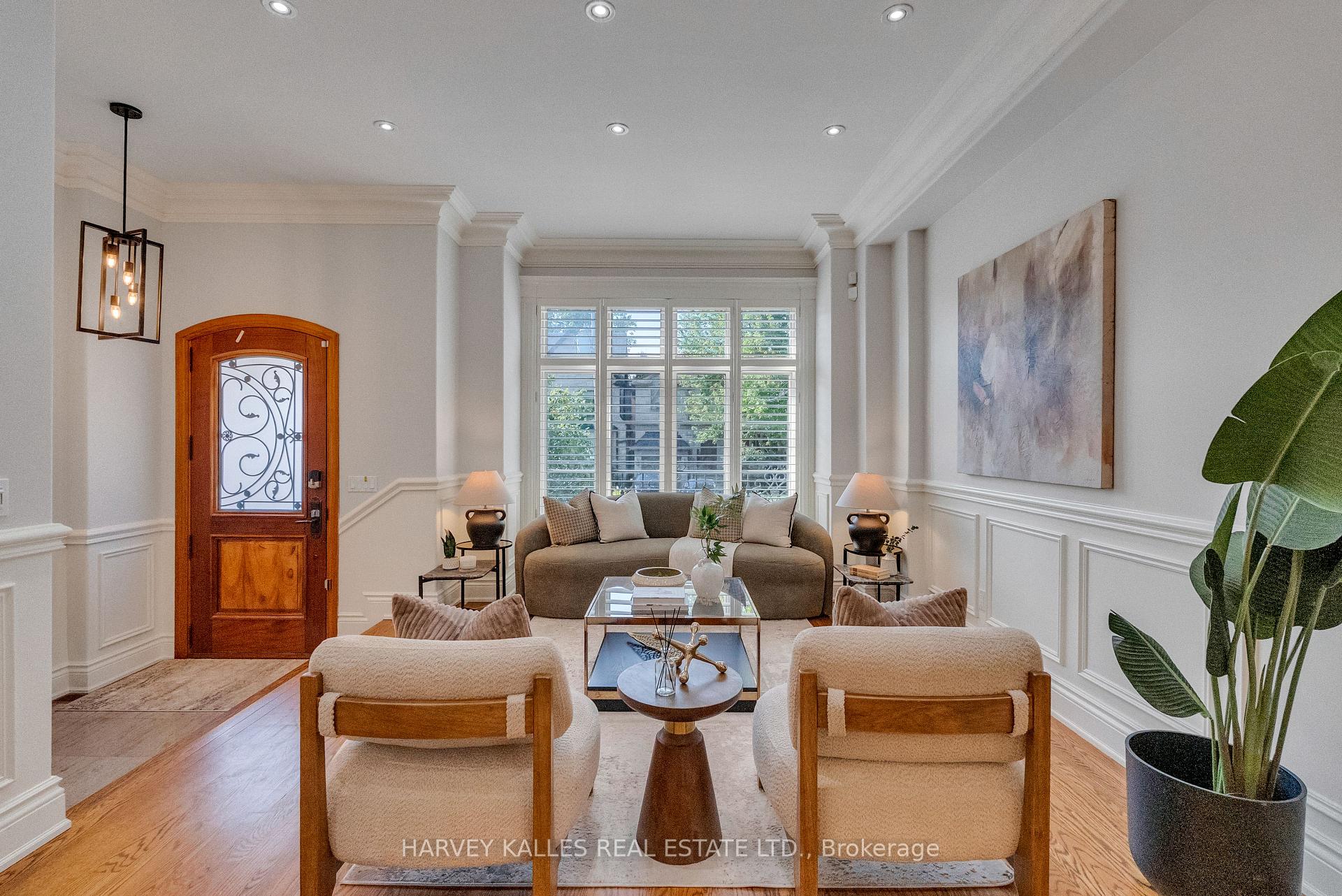 168 Roe Avenue, Toronto