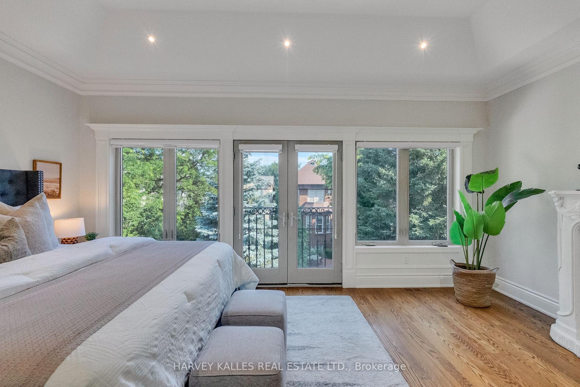 168 Roe Avenue, Toronto