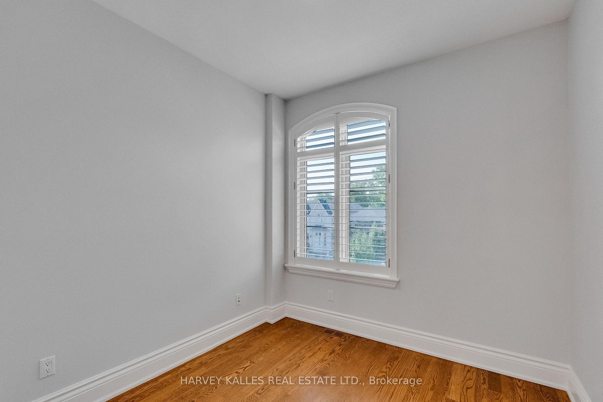168 Roe Avenue, Toronto