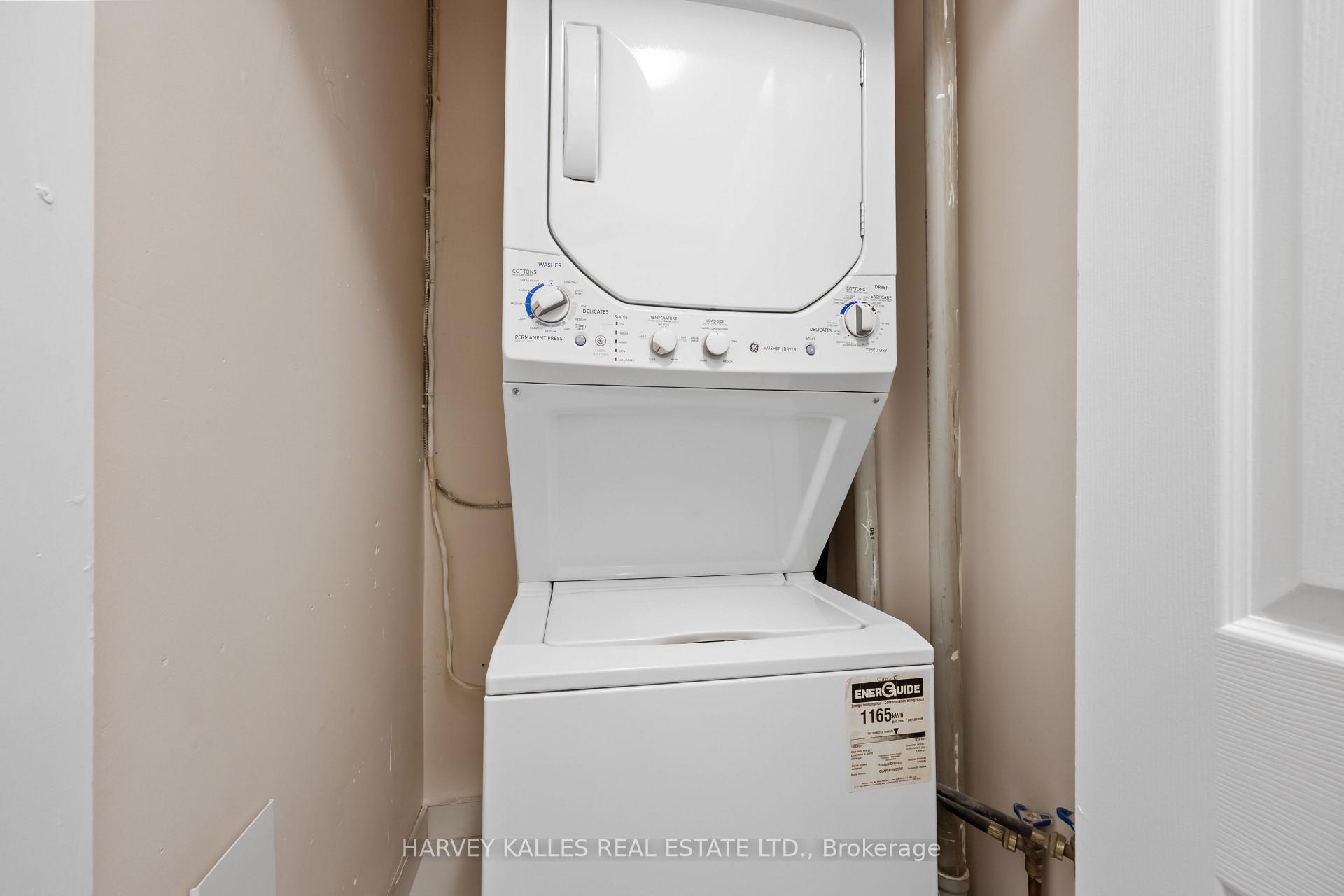 353 Queen Street 10, Toronto Unit: 10