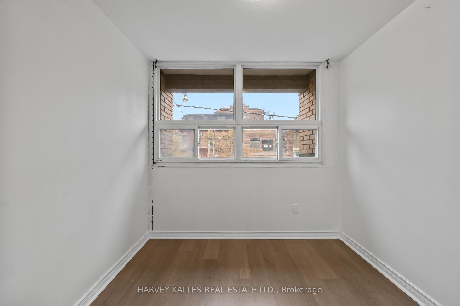 353 Queen Street 10, Toronto Unit: 10