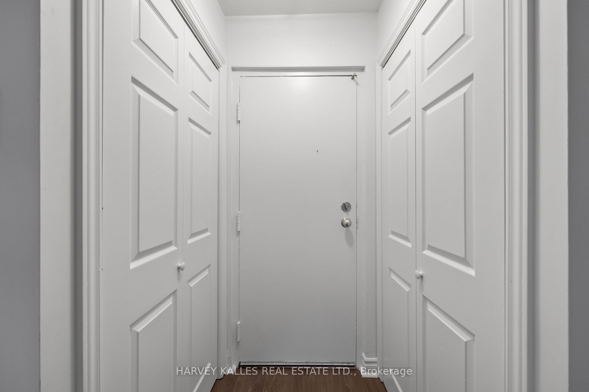353 Queen Street 10, Toronto Unit: 10