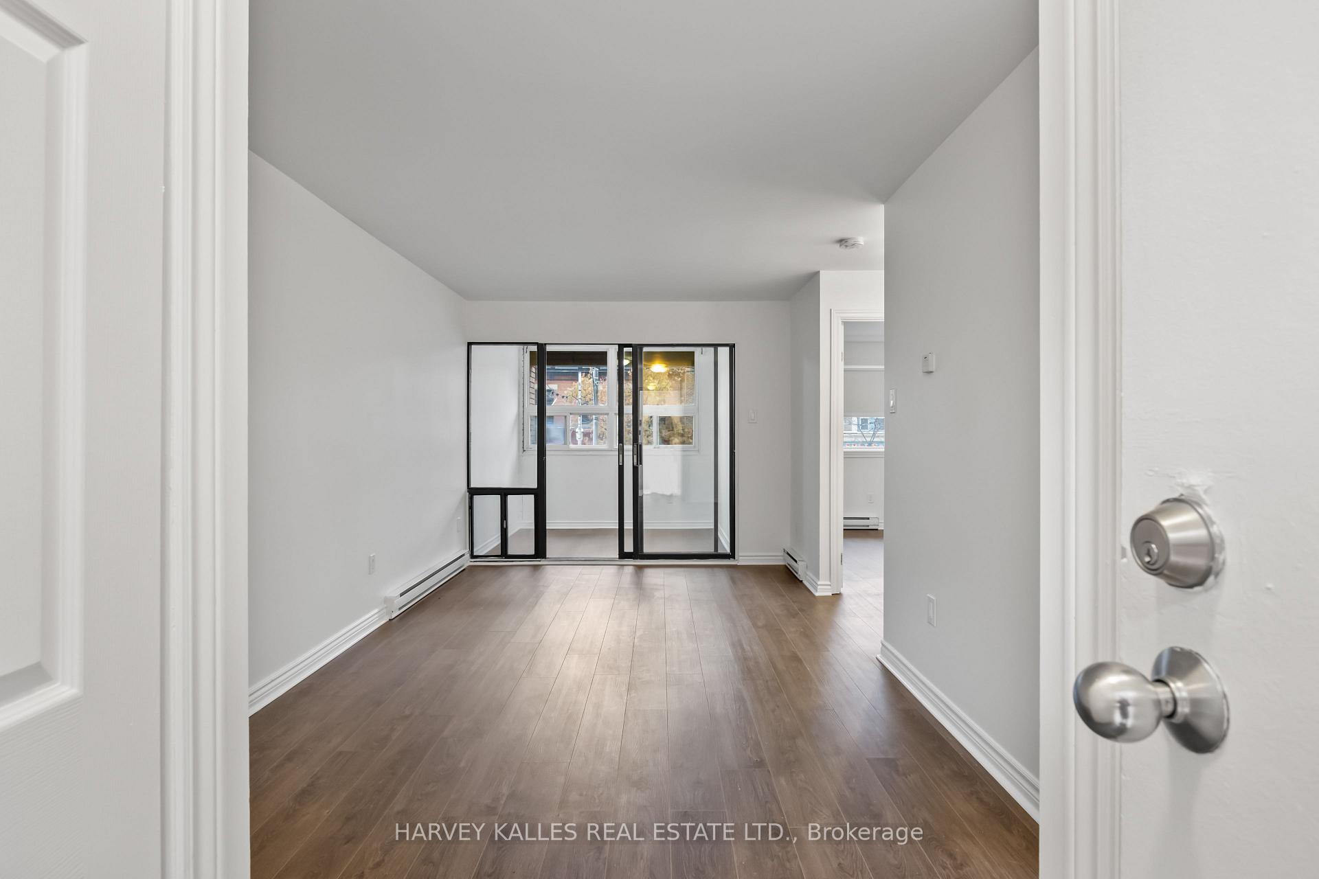 353 Queen Street 10, Toronto Unit: 10
