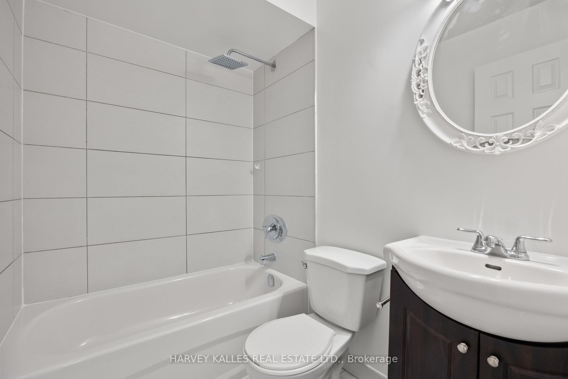 353 Queen Street 10, Toronto Unit: 10