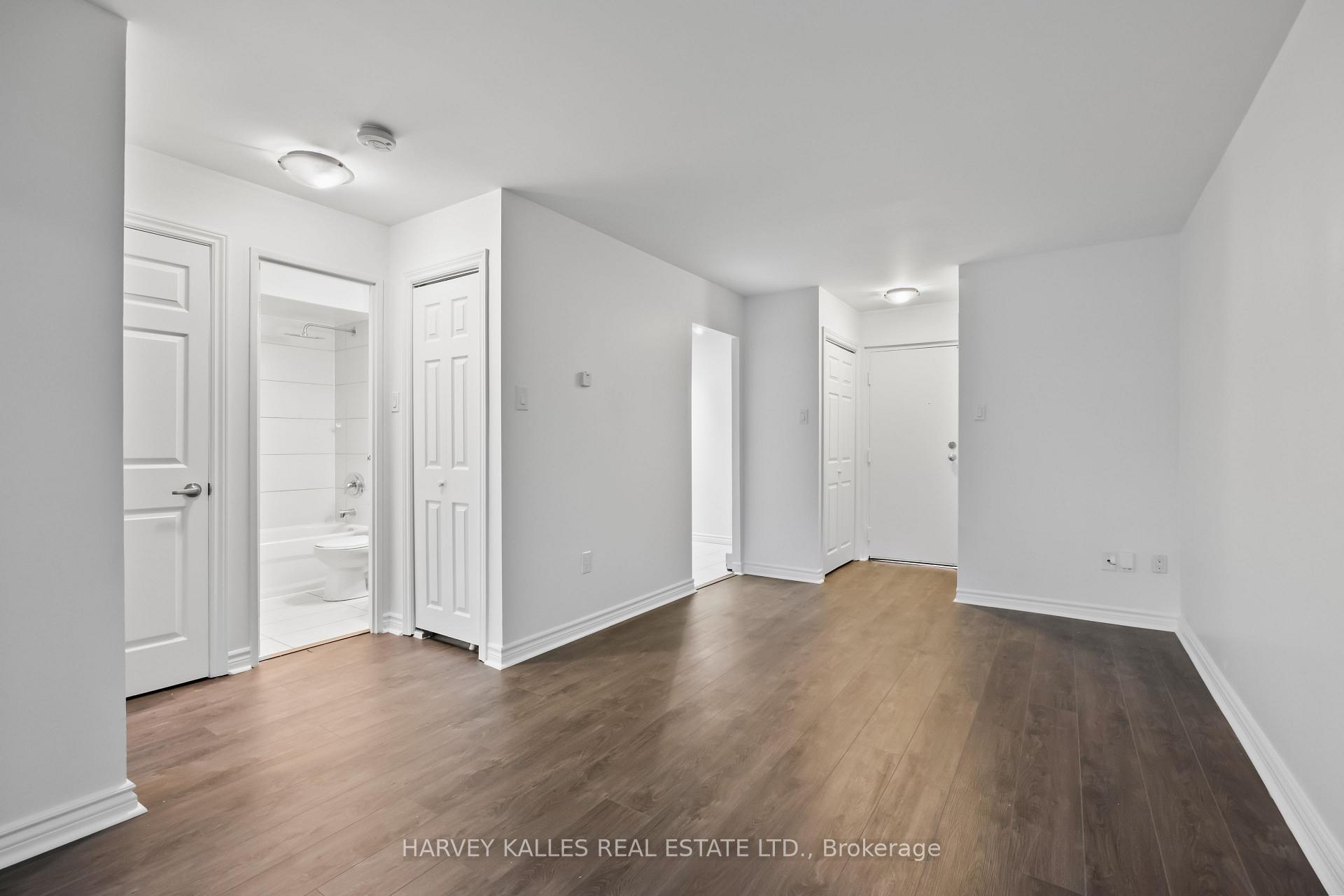 353 Queen Street 10, Toronto Unit: 10