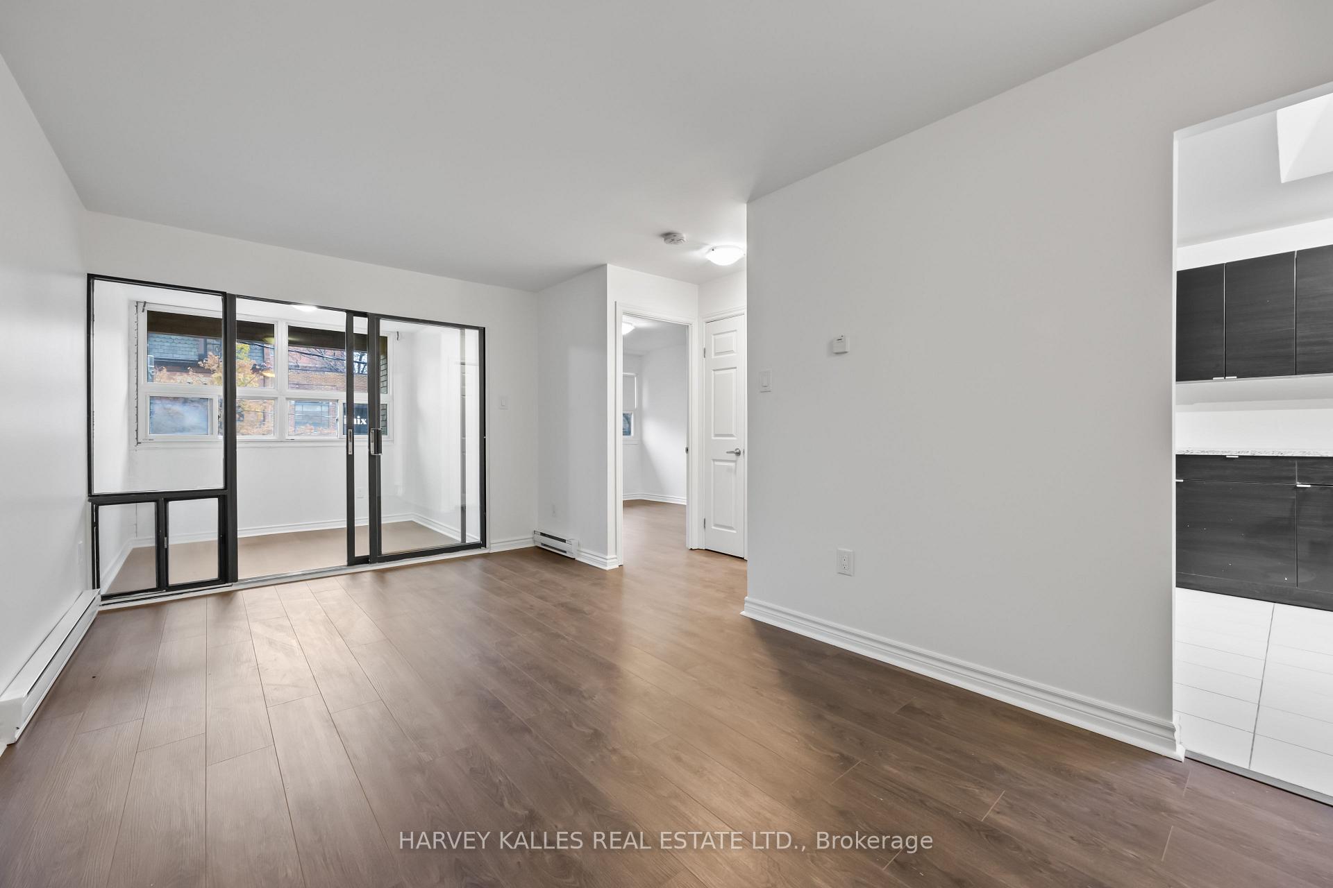 353 Queen Street 10, Toronto Unit: 10