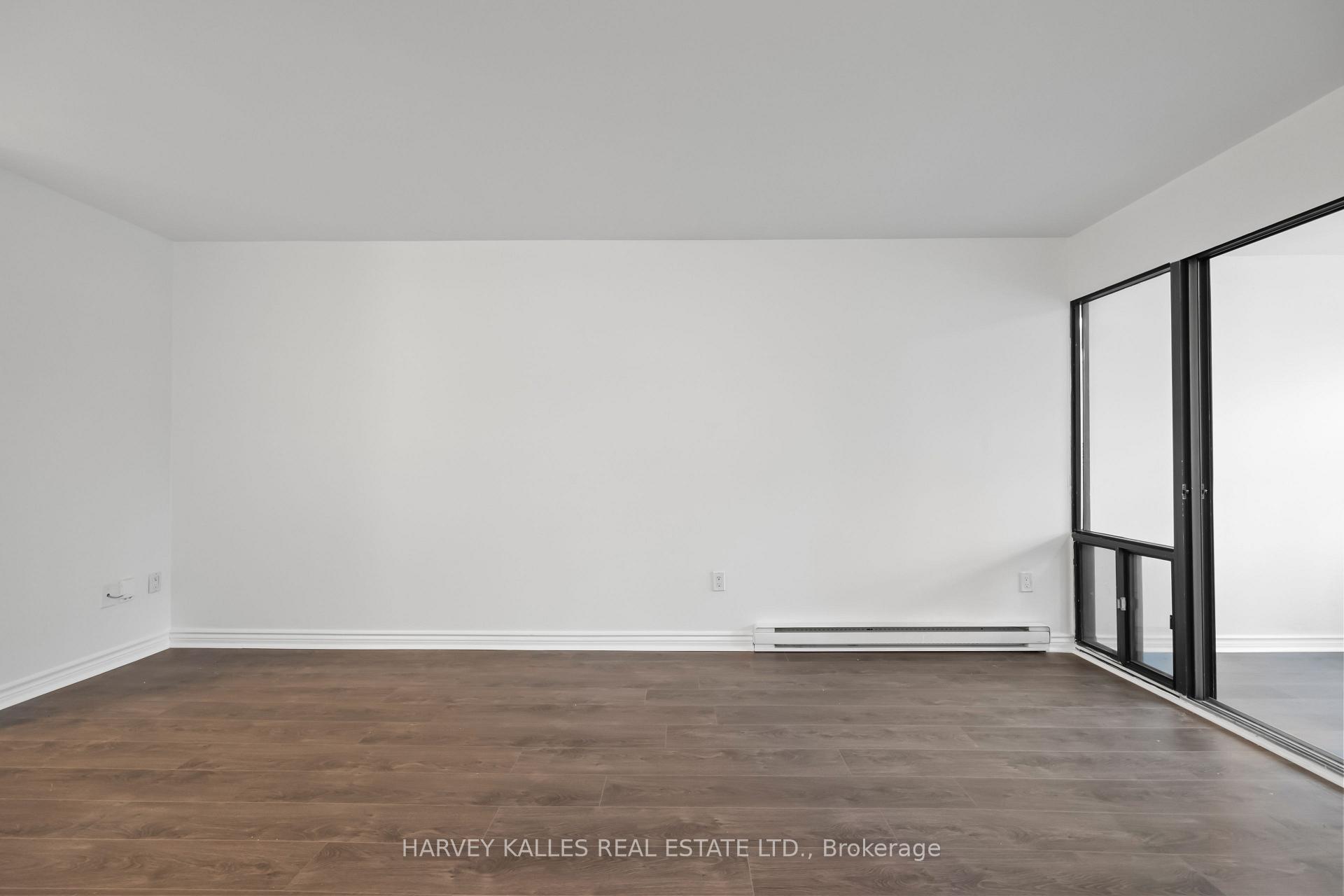 353 Queen Street 10, Toronto Unit: 10