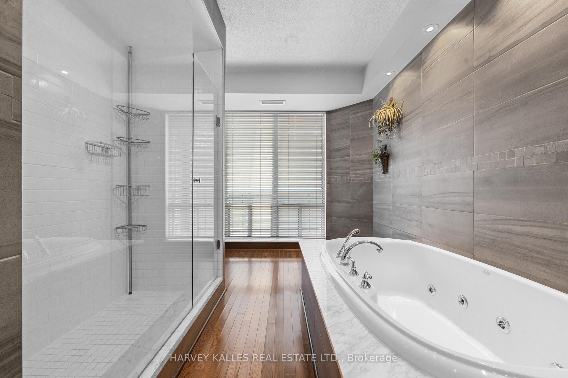300 Bloor Street E 2701, Toronto Unit: 2701
