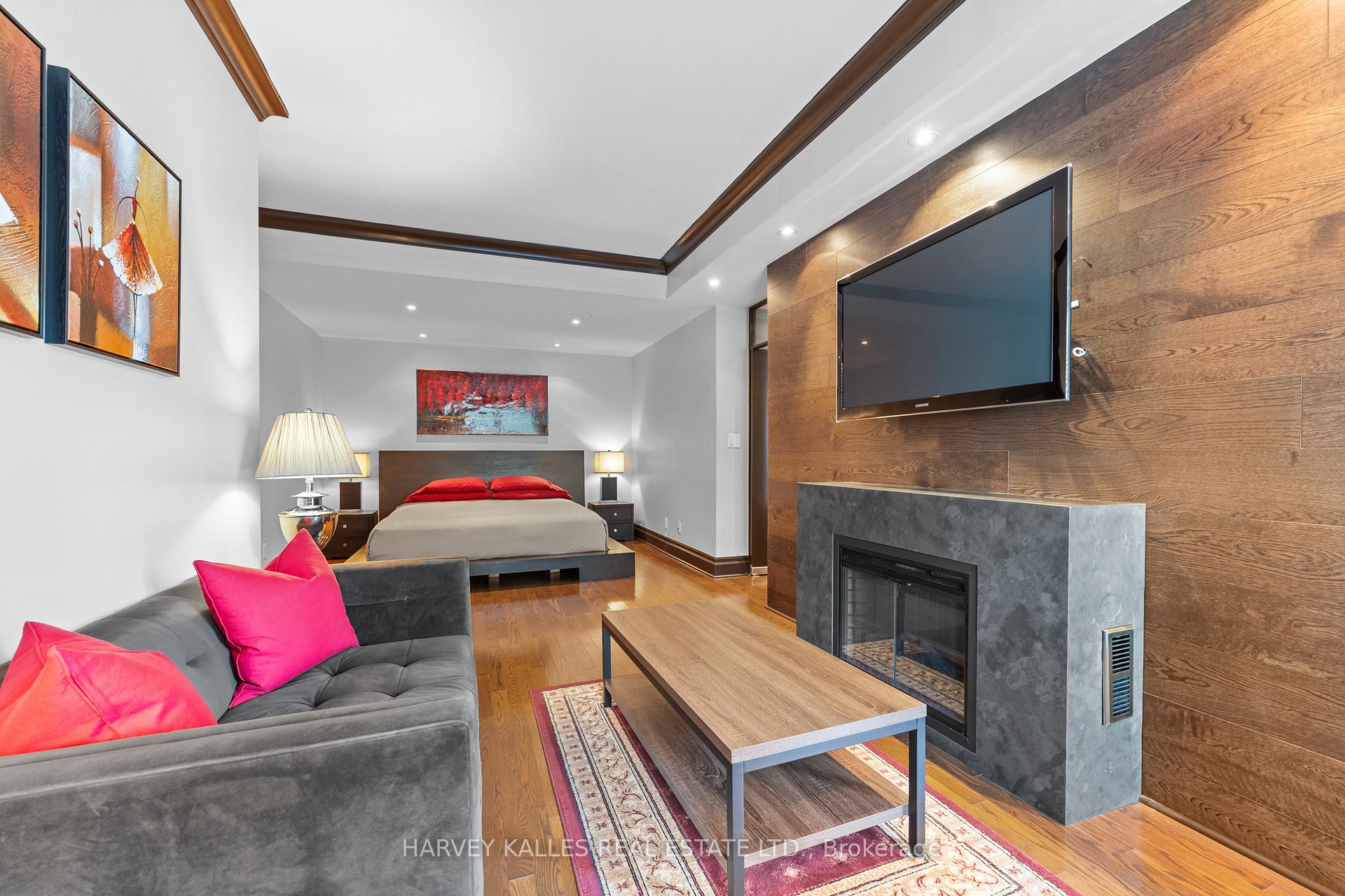 300 Bloor Street E 2701, Toronto Unit: 2701