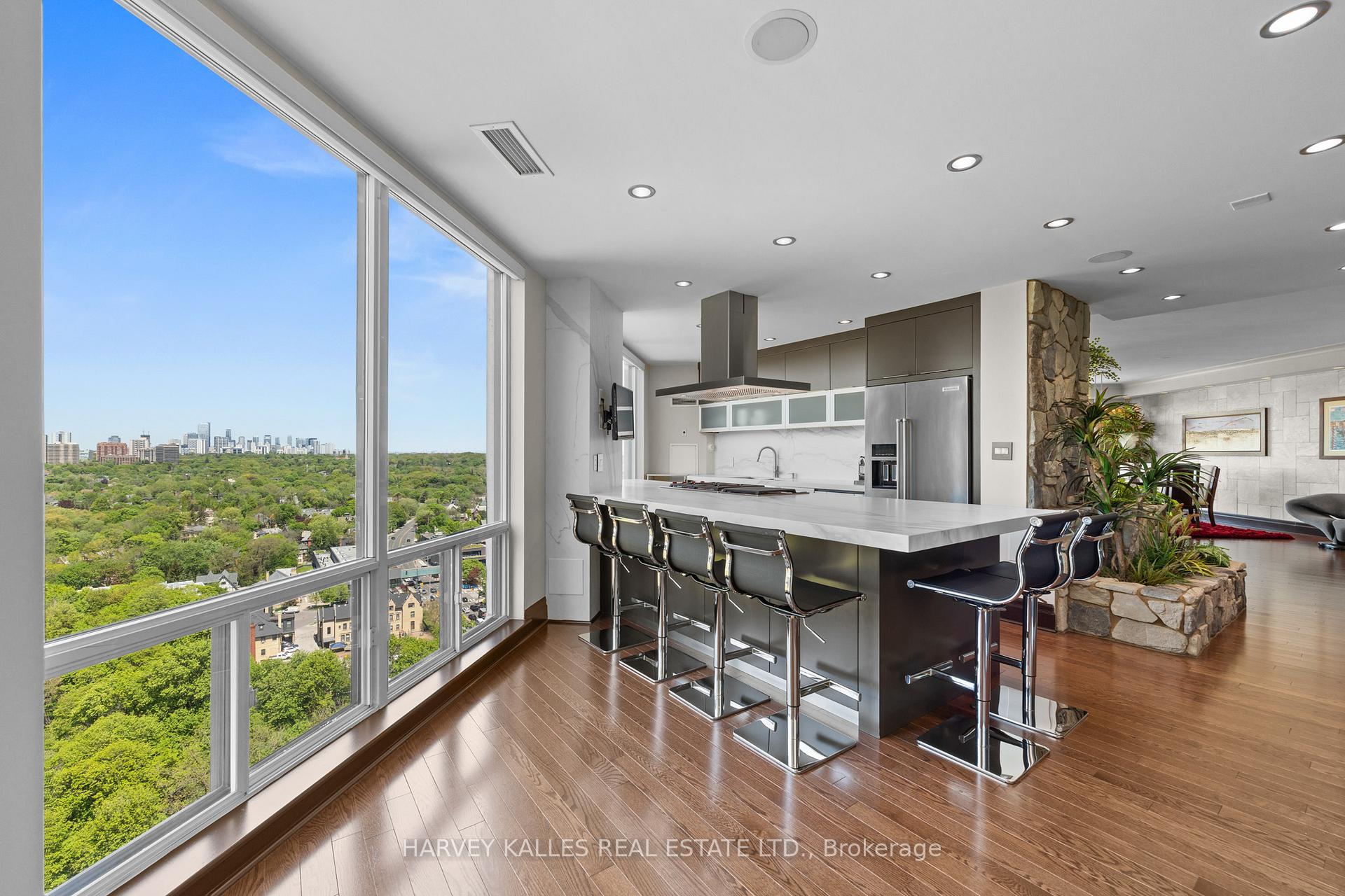 300 Bloor Street E 2701, Toronto Unit: 2701