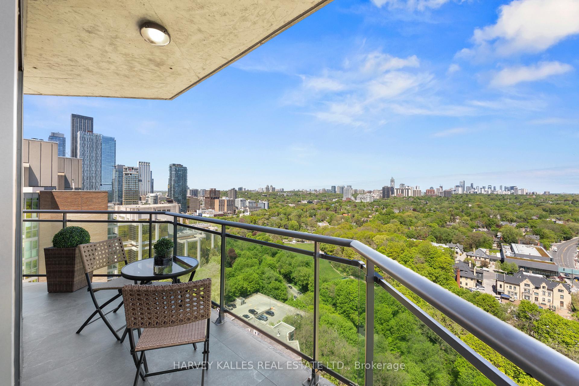 300 Bloor Street E 2701, Toronto Unit: 2701