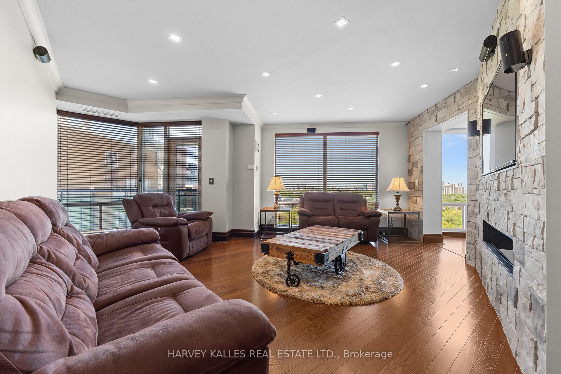 300 Bloor Street E 2701, Toronto Unit: 2701