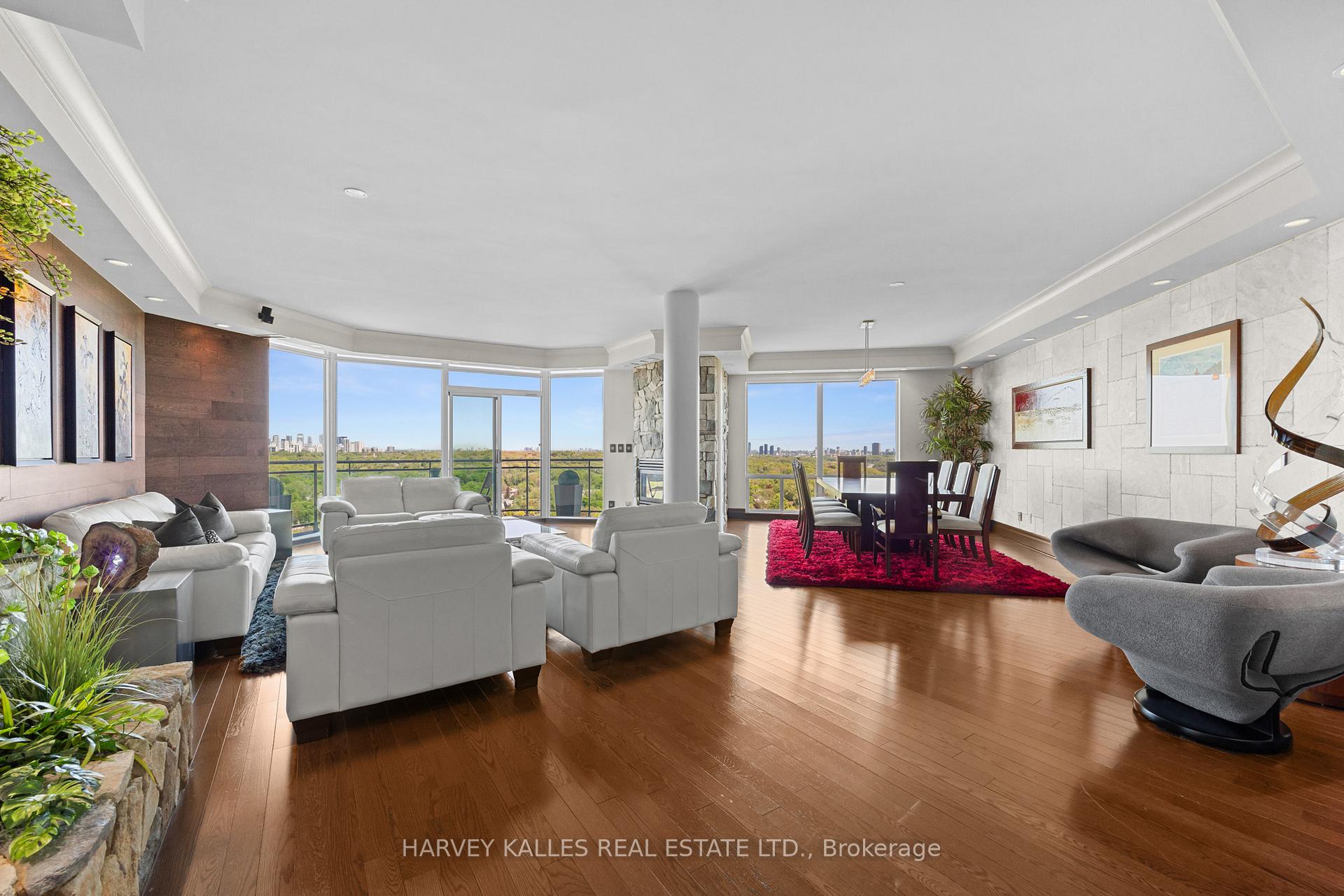 300 Bloor Street E 2701, Toronto Unit: 2701
