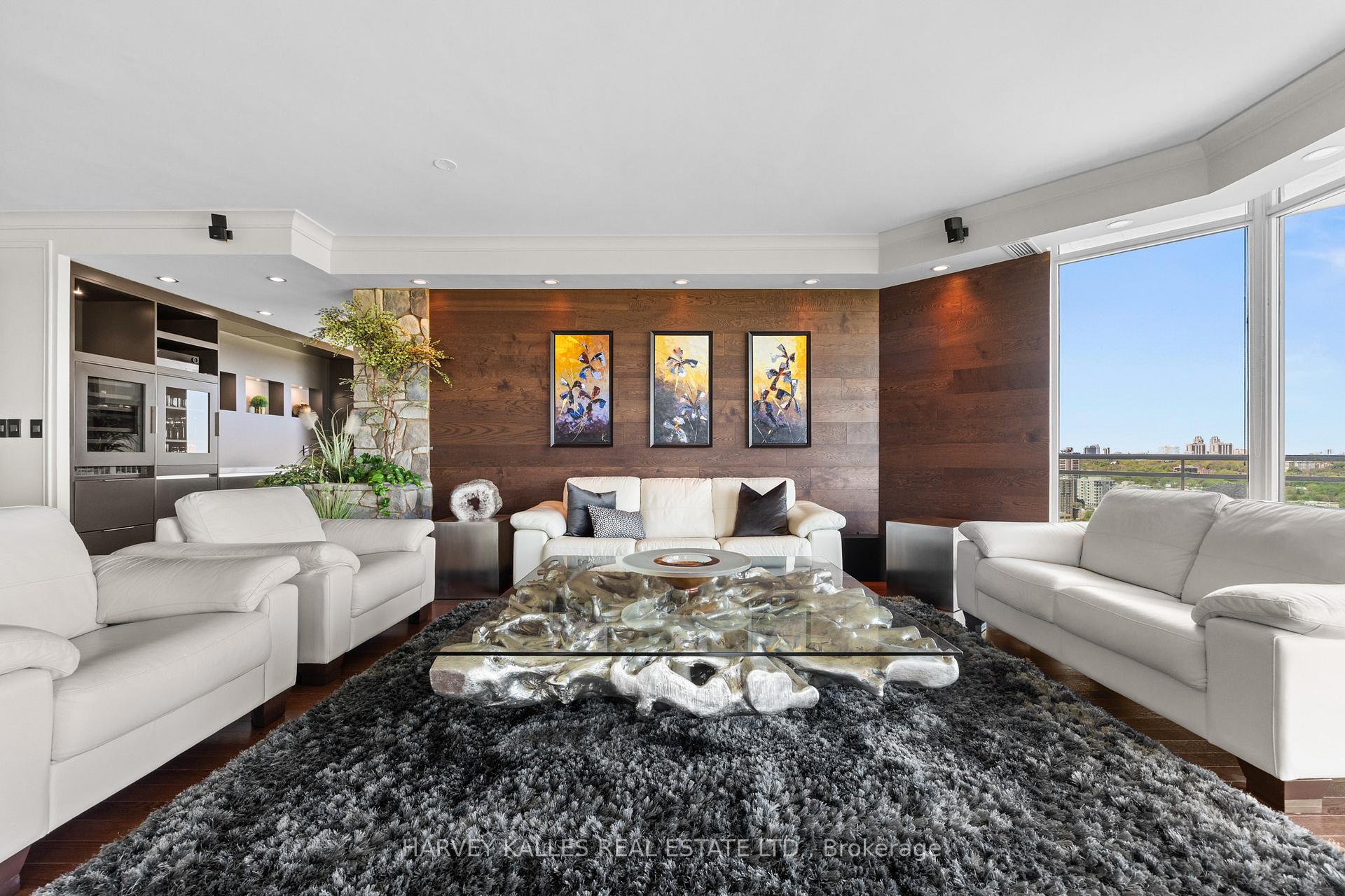 300 Bloor Street E 2701, Toronto Unit: 2701