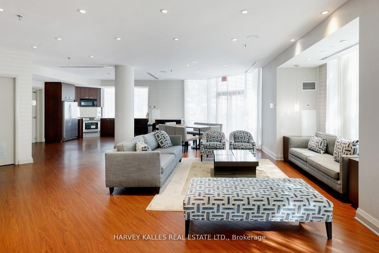 300 Bloor Street E 2701, Toronto Unit: 2701