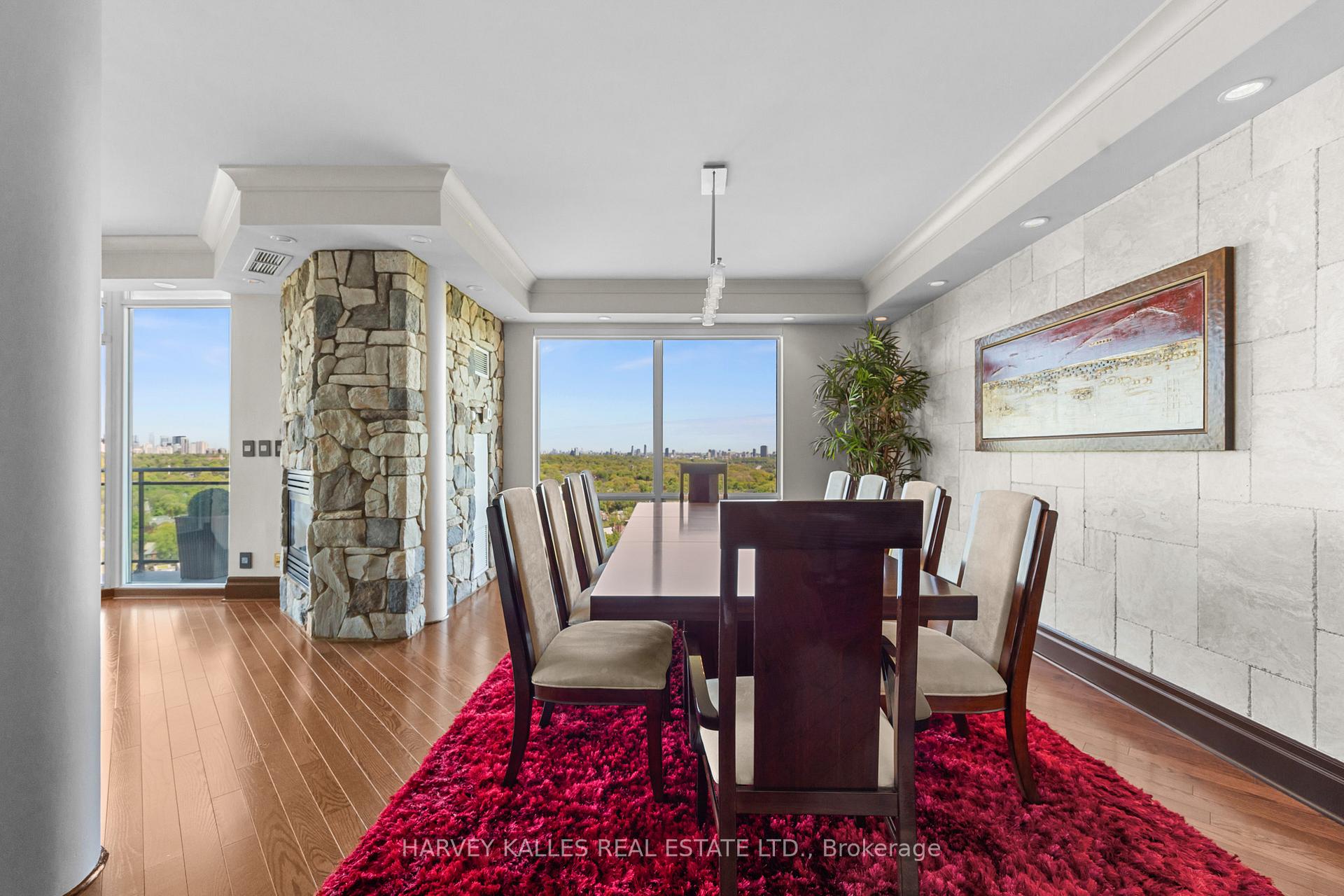 300 Bloor Street E 2701, Toronto Unit: 2701