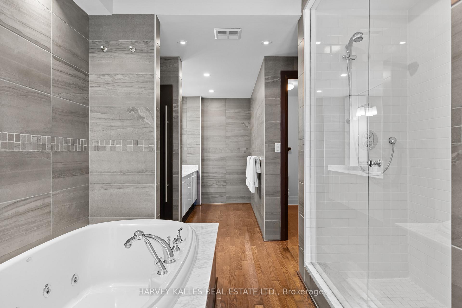 300 Bloor Street E 2701, Toronto Unit: 2701