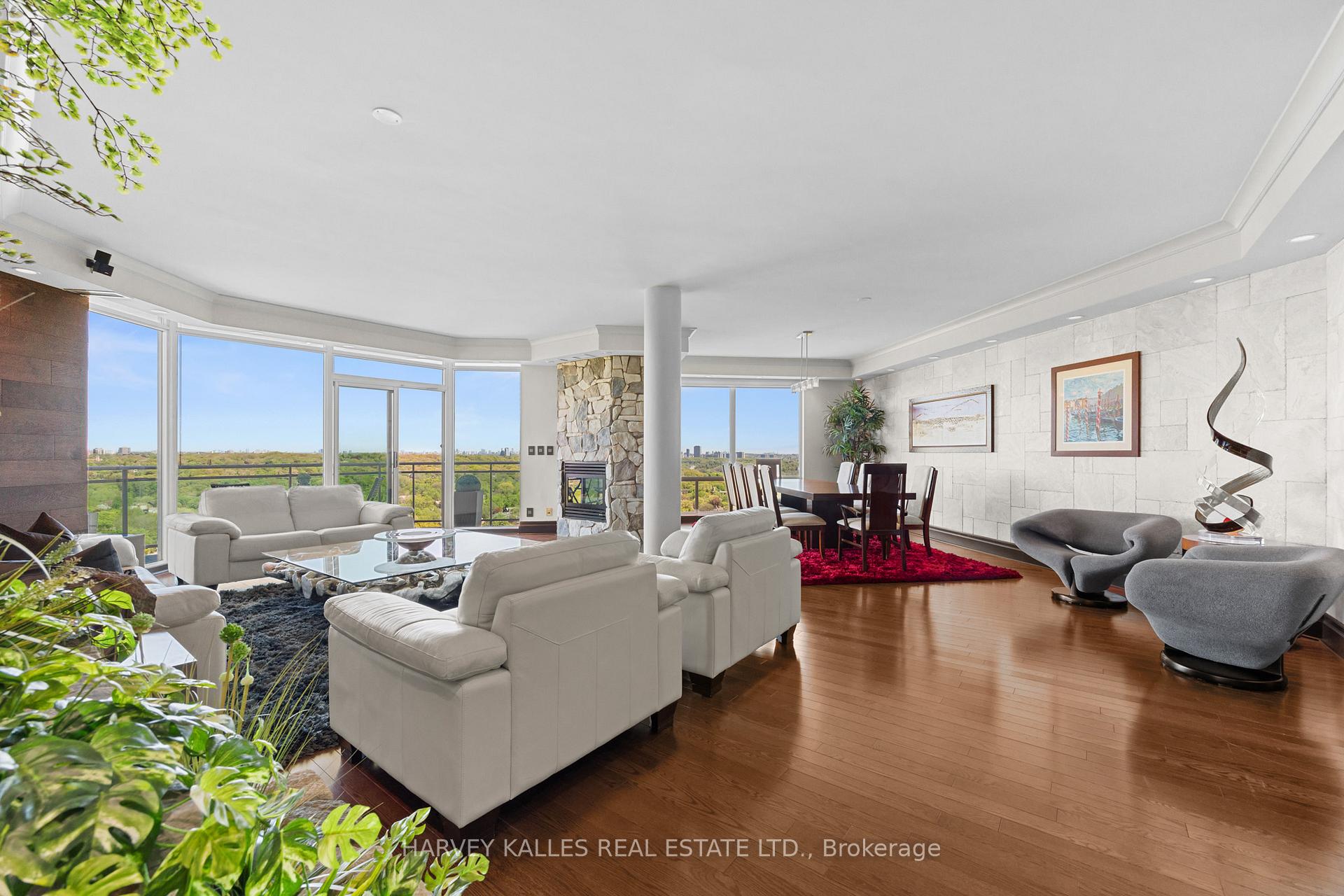 300 Bloor Street E 2701, Toronto Unit: 2701