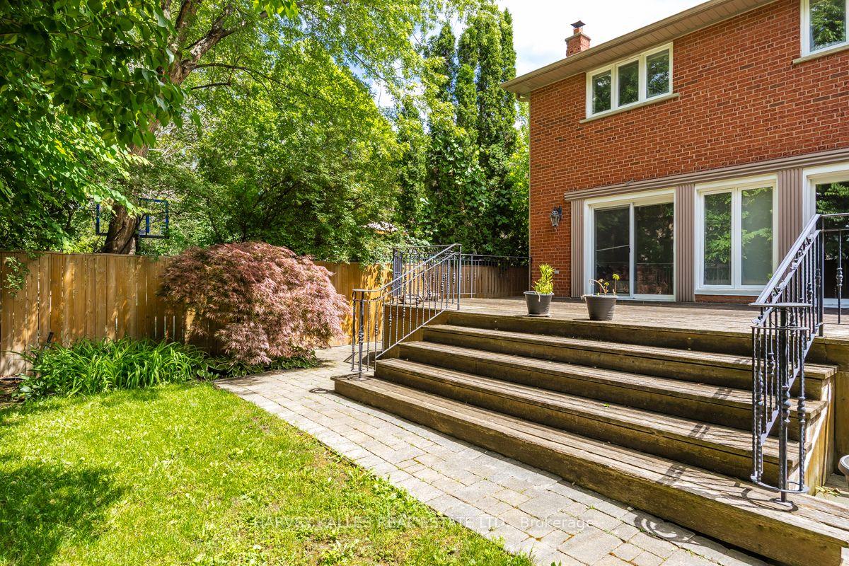 562 Bedford Park Avenue, Toronto