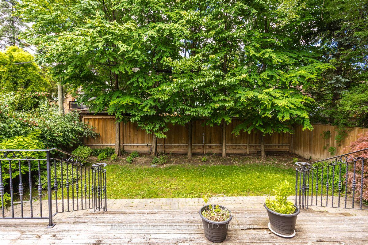 562 Bedford Park Avenue, Toronto