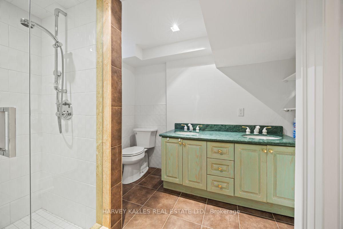 562 Bedford Park Avenue, Toronto