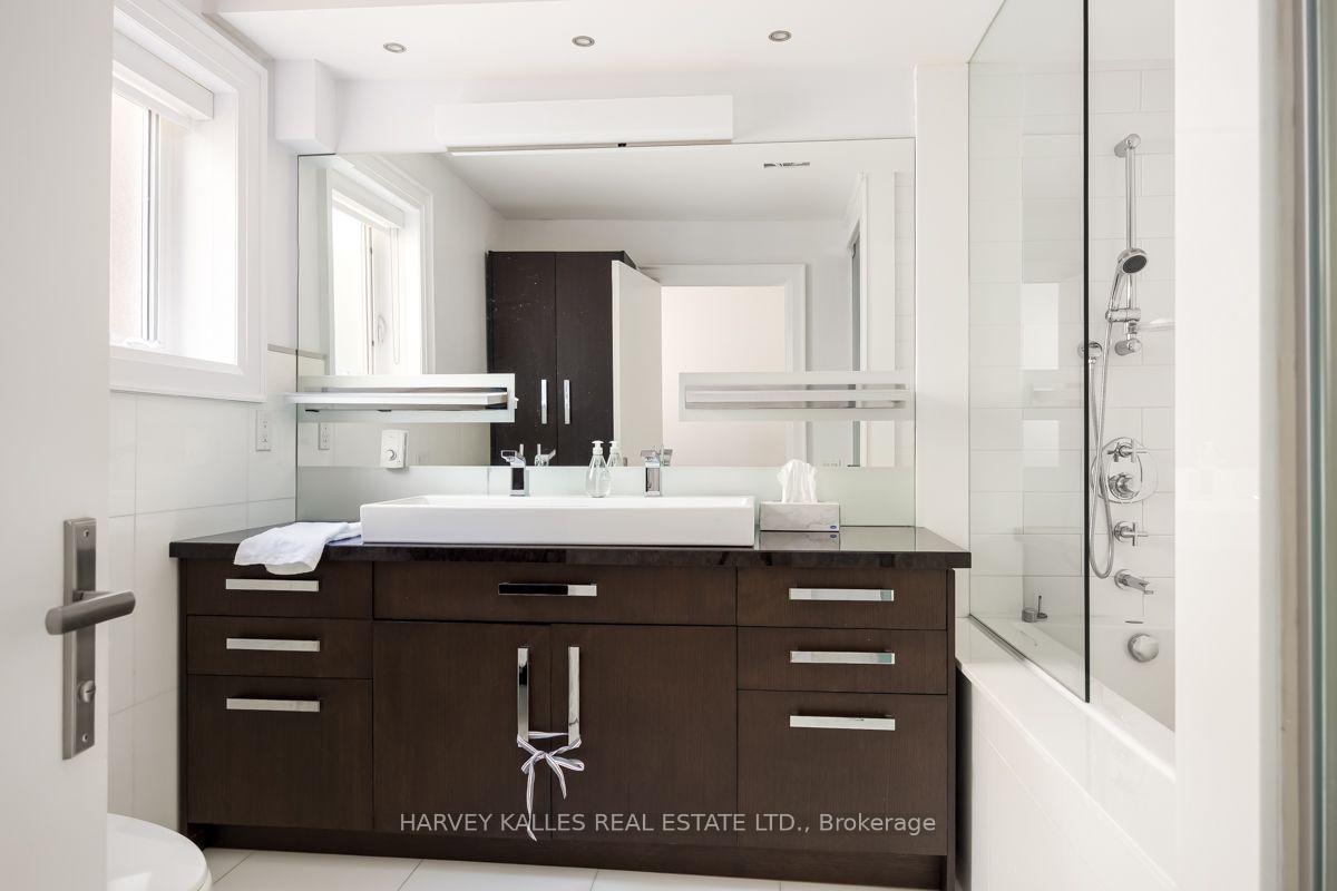 562 Bedford Park Avenue, Toronto
