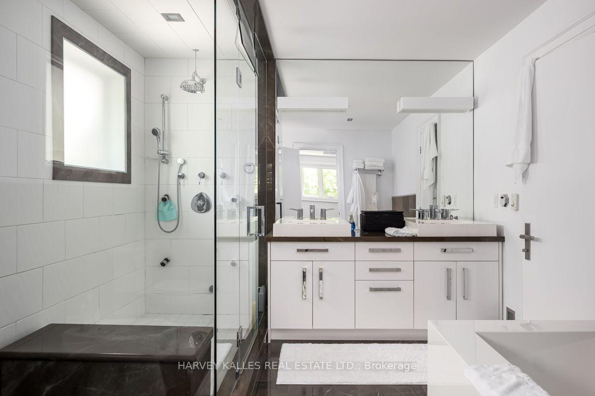 562 Bedford Park Avenue, Toronto