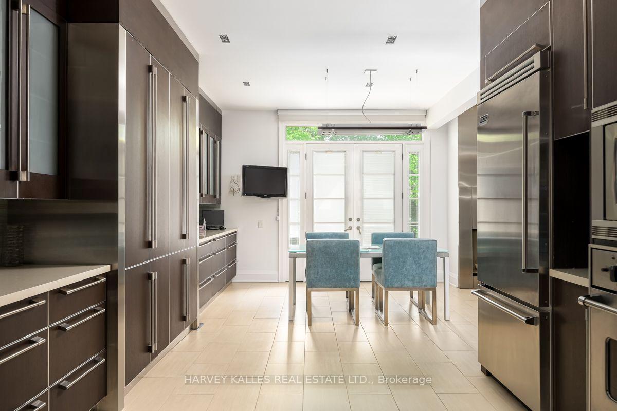 562 Bedford Park Avenue, Toronto