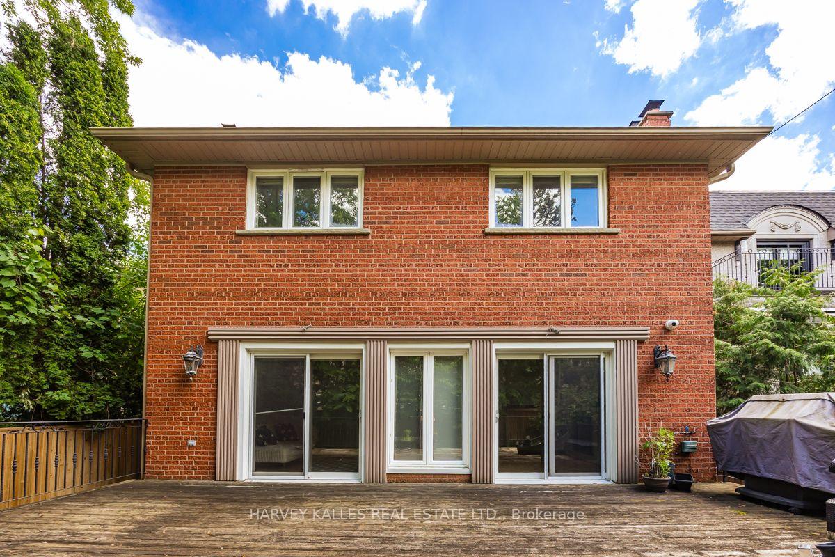 562 Bedford Park Avenue, Toronto