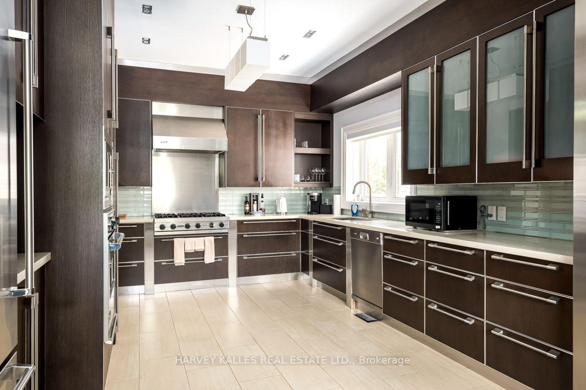 562 Bedford Park Avenue, Toronto