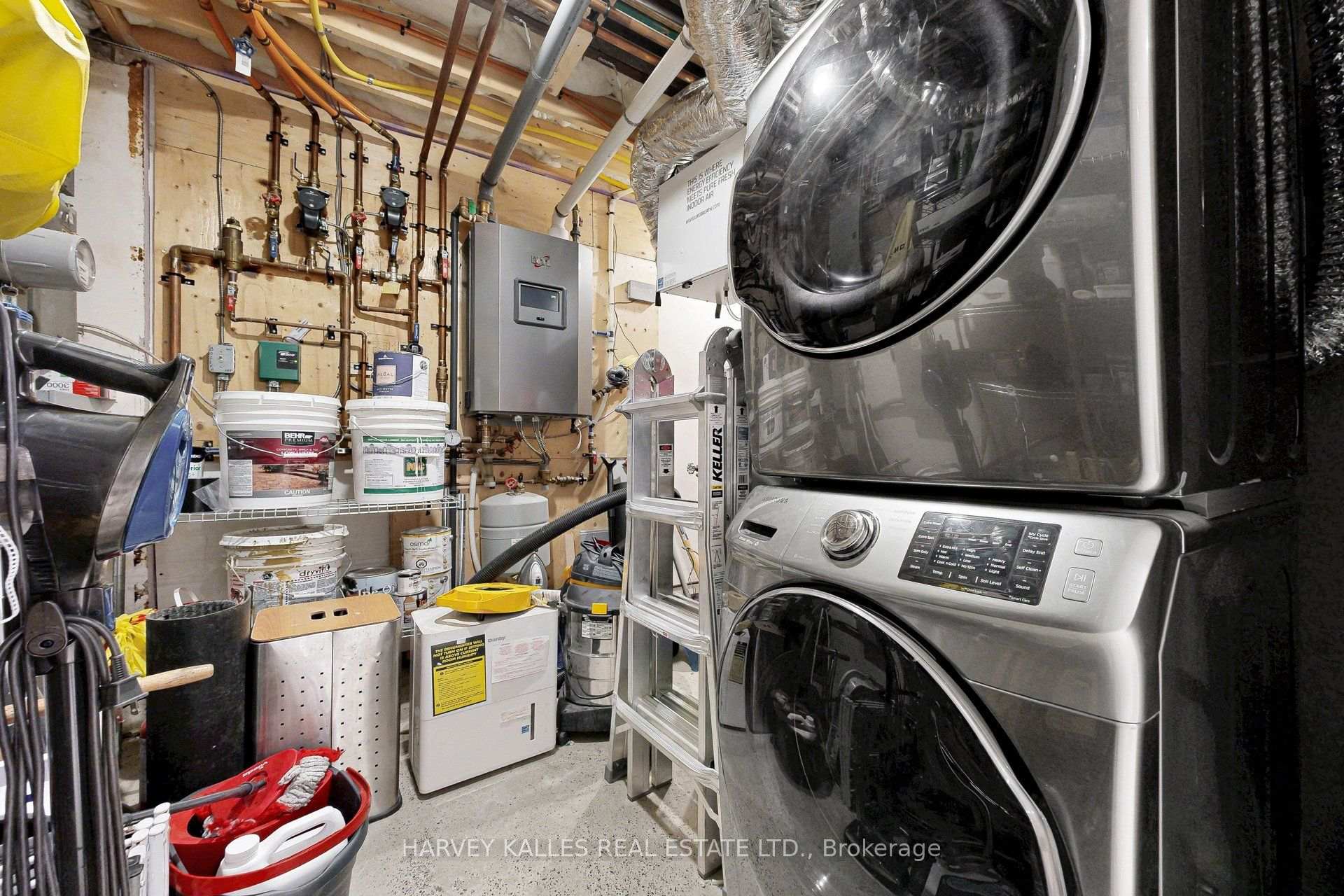 819 Dundas Street W, Toronto