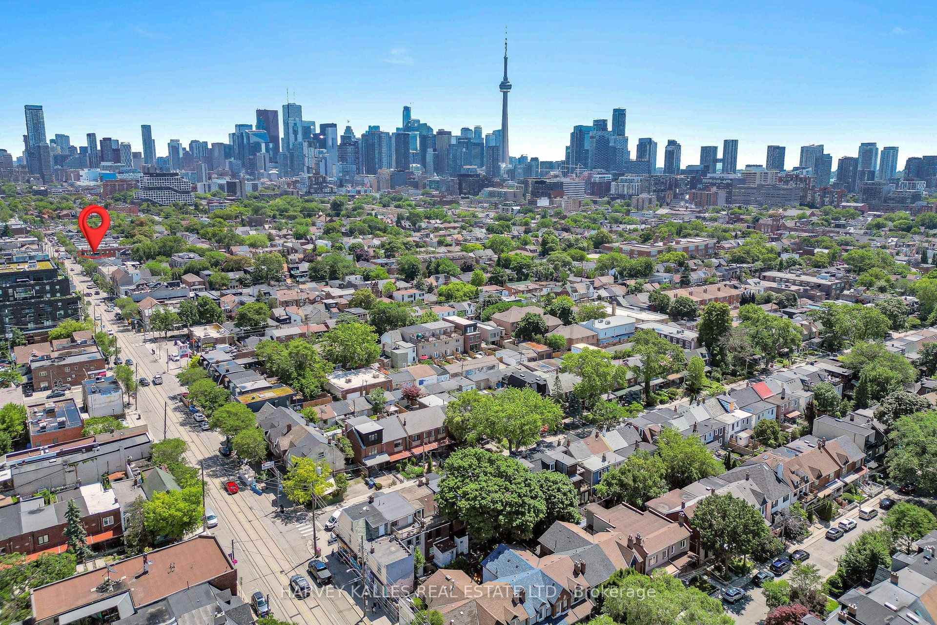 819 Dundas Street W, Toronto