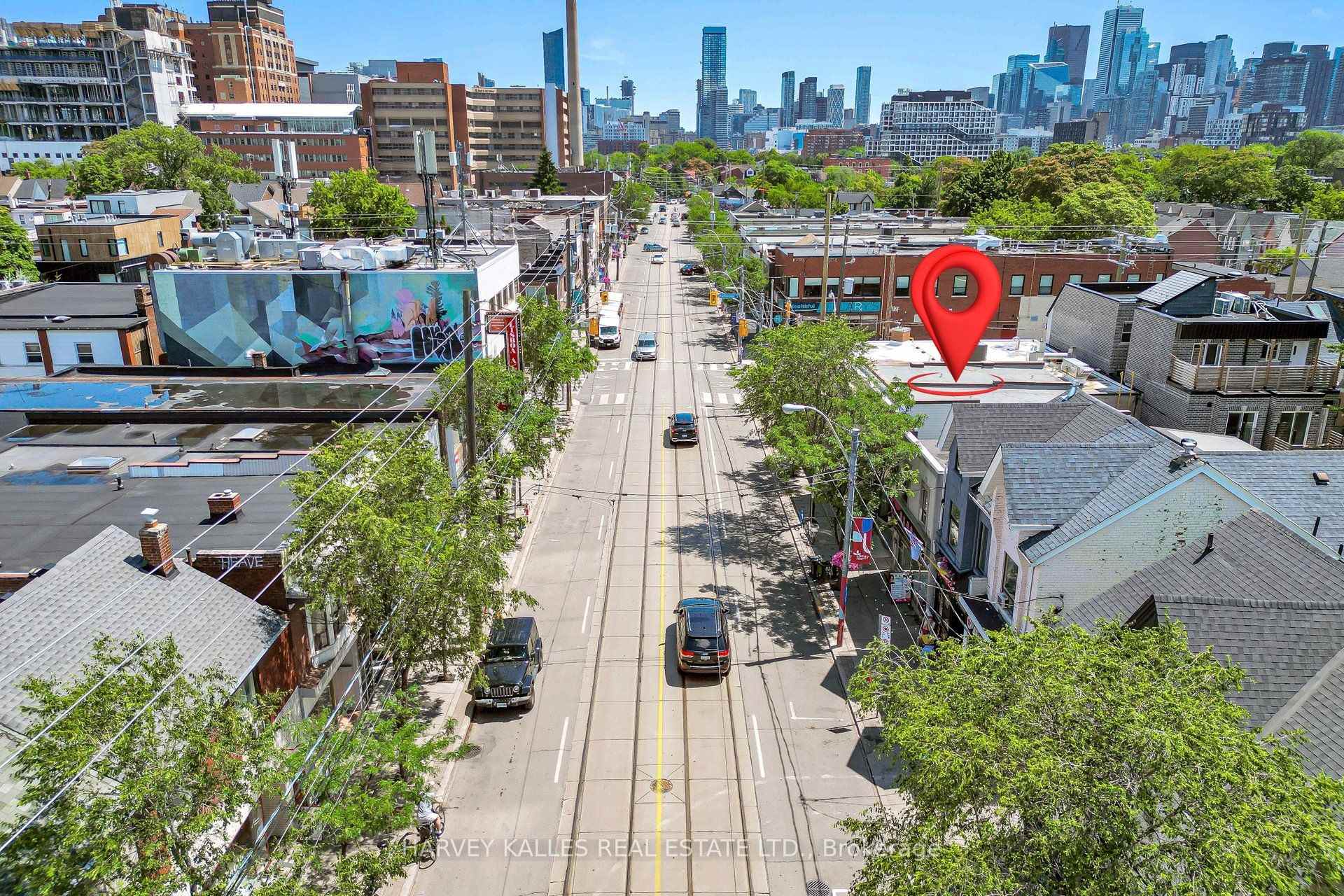 819 Dundas Street W, Toronto