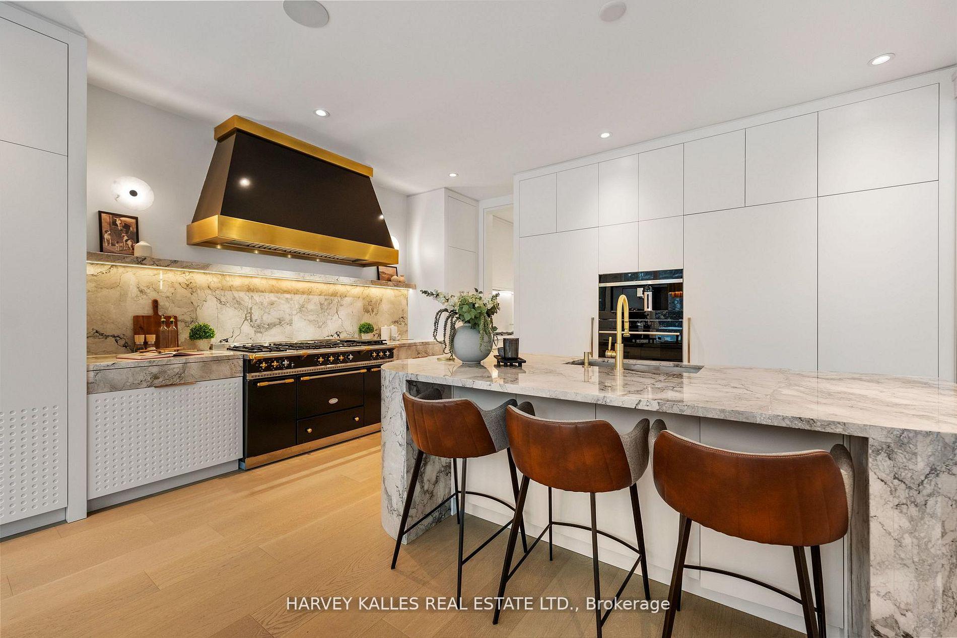 335 Lytton Boulevard, Toronto