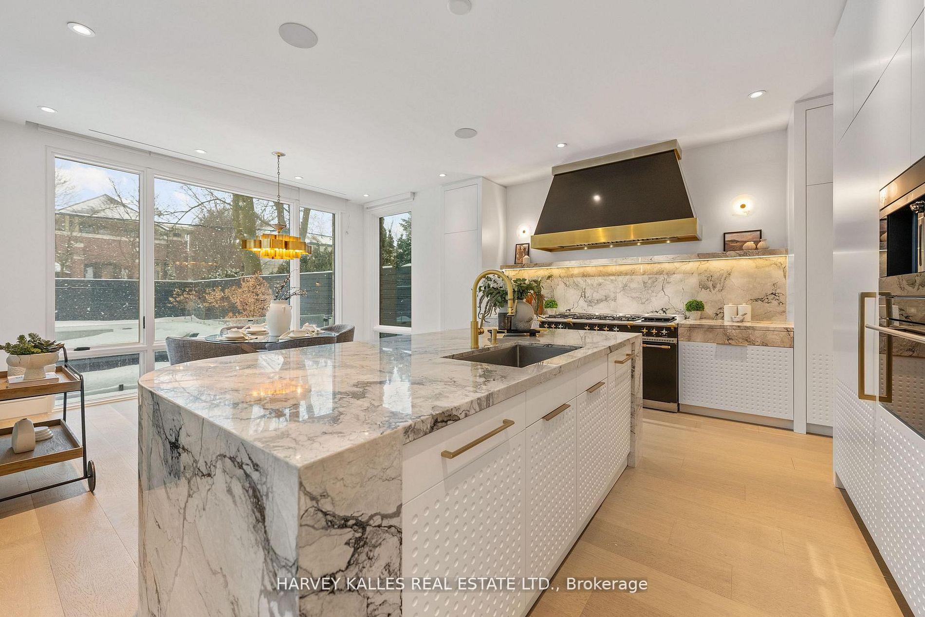 335 Lytton Boulevard, Toronto