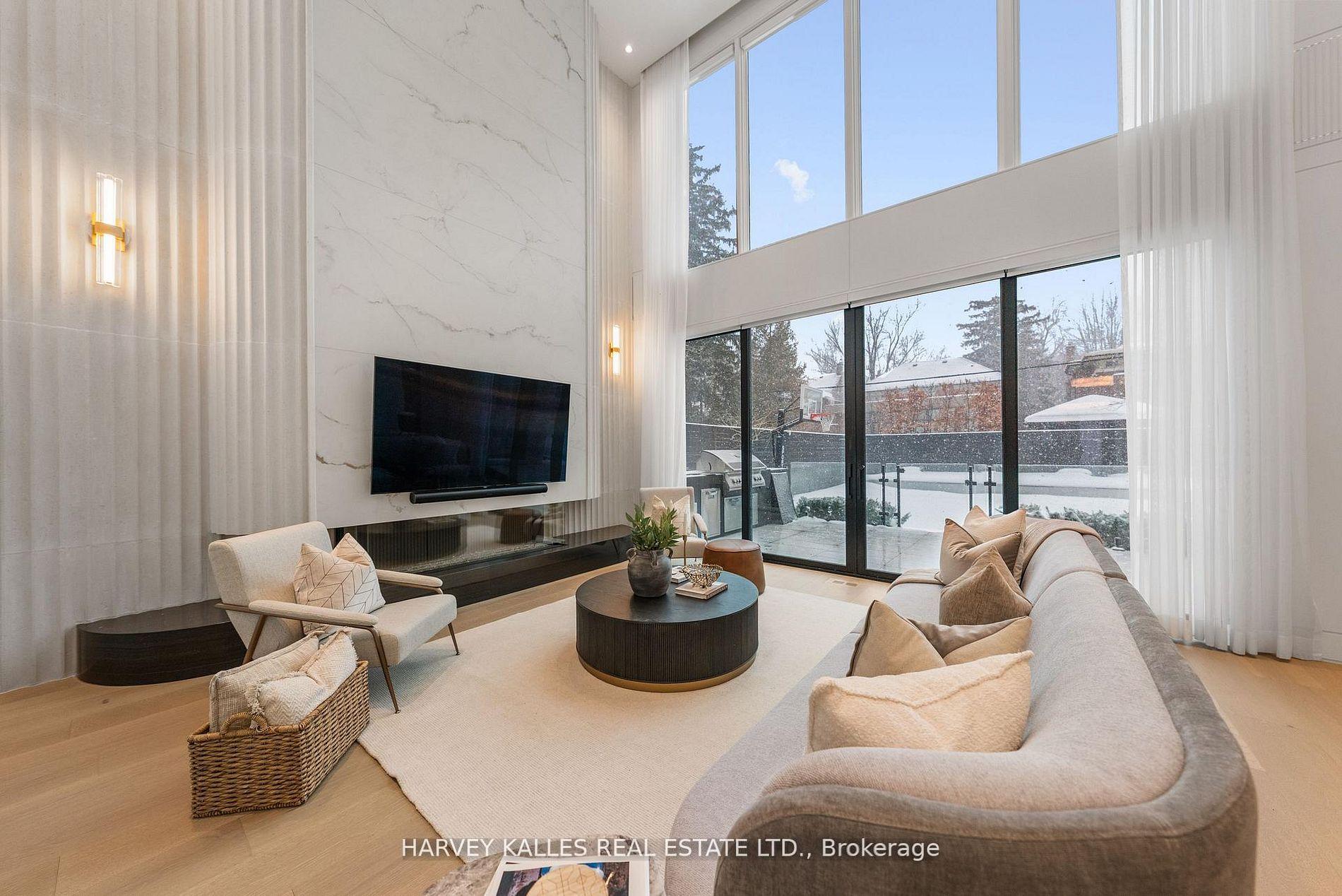 335 Lytton Boulevard, Toronto