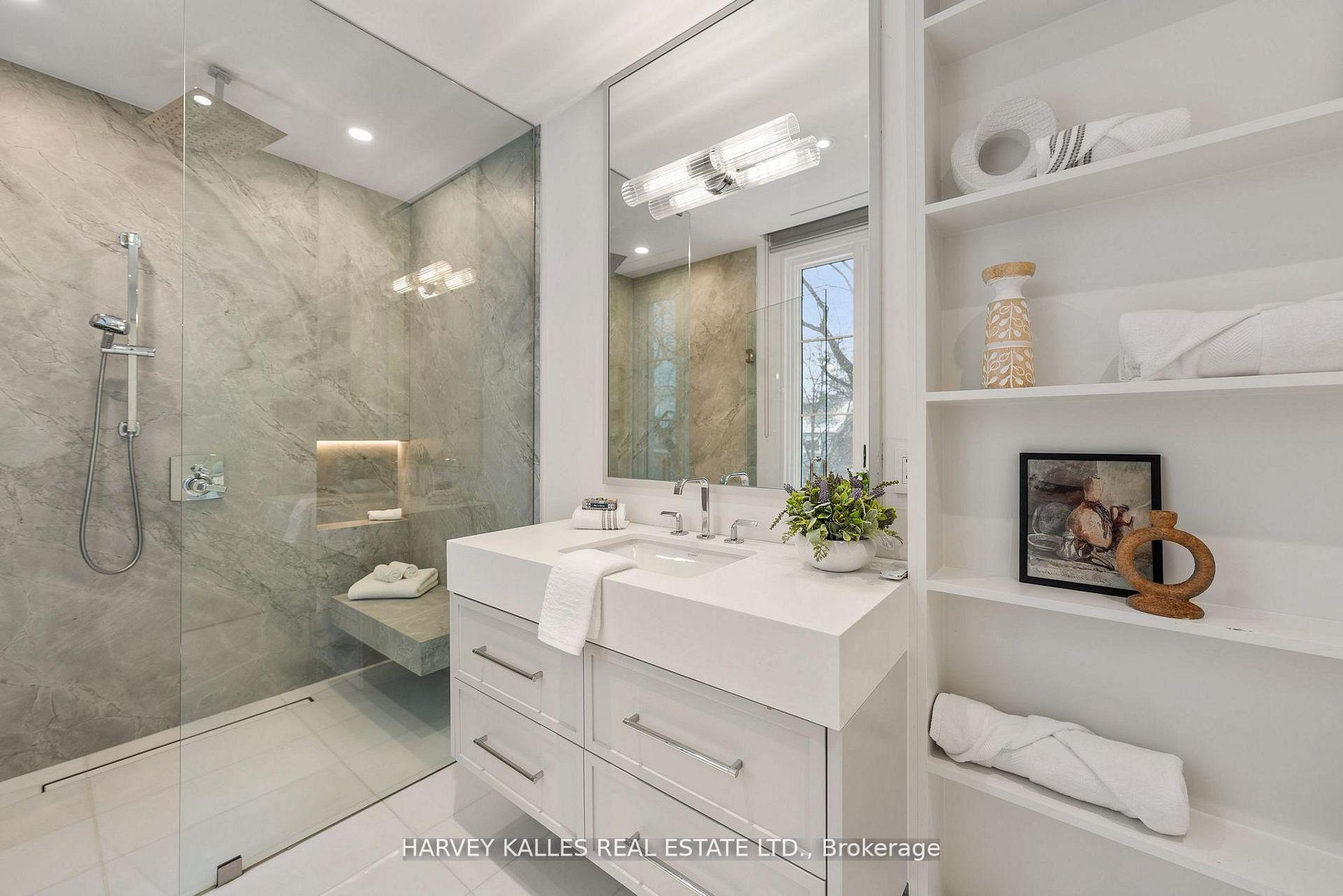 335 Lytton Boulevard, Toronto